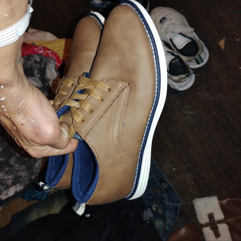 Boys shoes